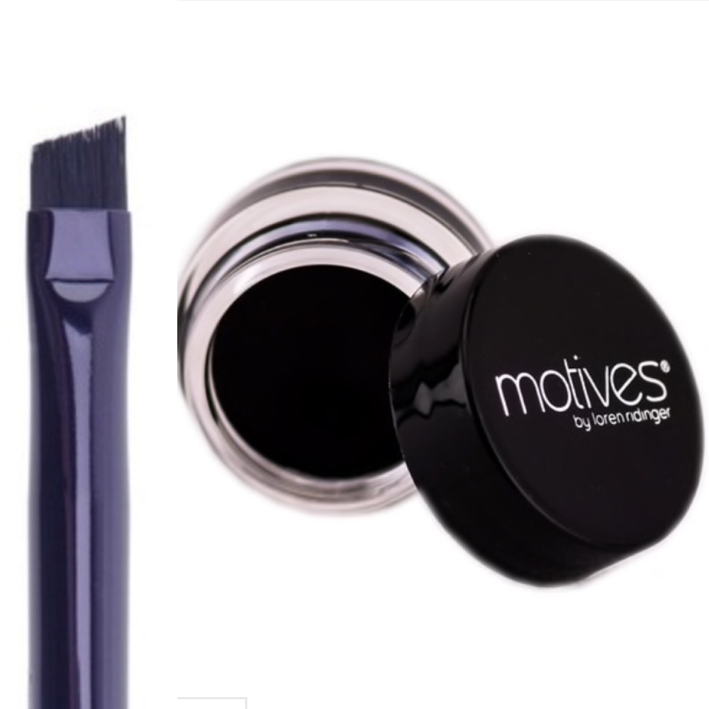 Black Gel Liner + Angled Brush